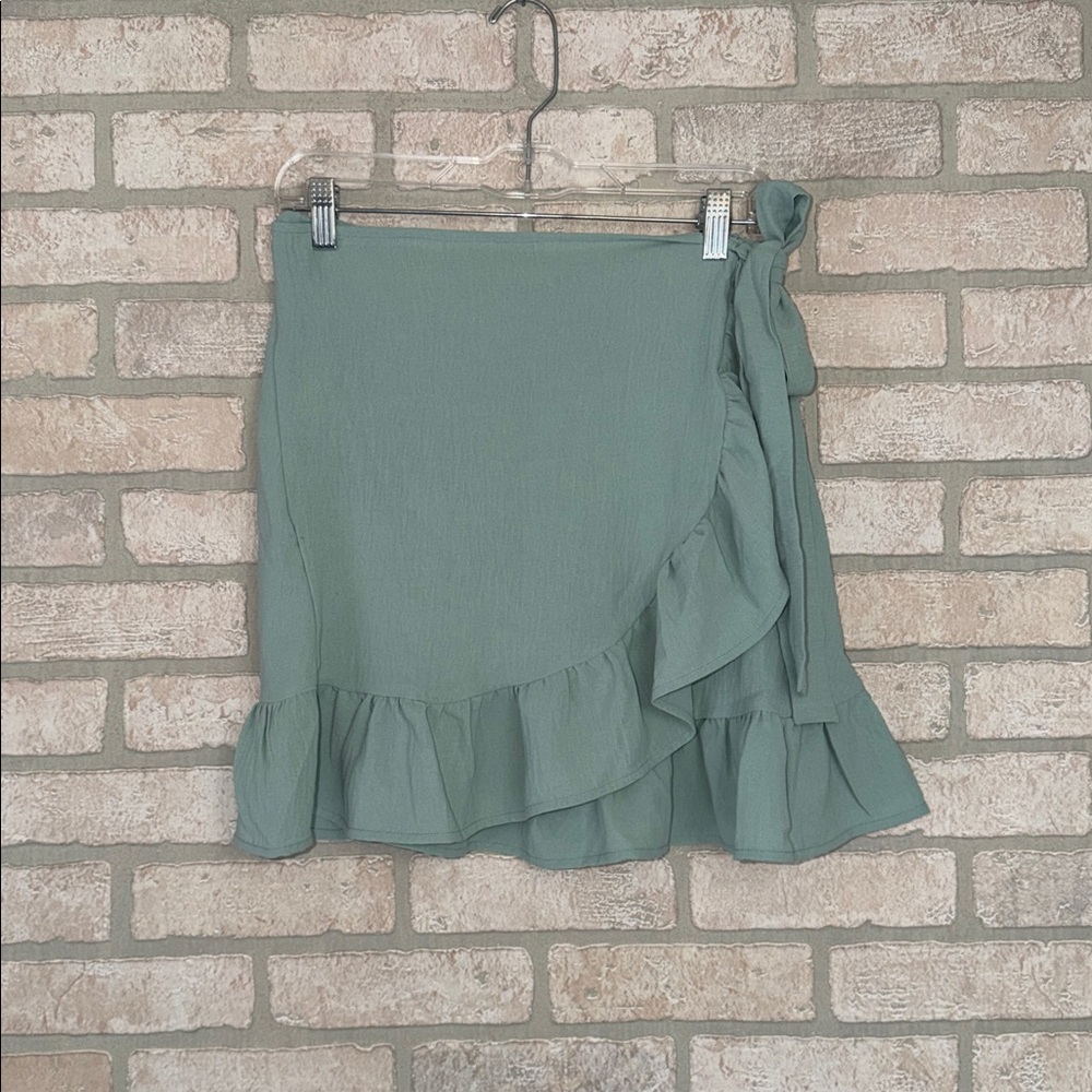 Pink Lily wrap Ruffle Skirt mint green color size M